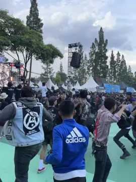 Poppunk banget #flowercityfest #hardcoremusic #bandungbelongstous #poppunk #dcdc 
