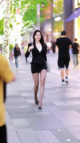 #goddess #good figure and good temperament #temperament woman #HighHeels #ShiEnEn 