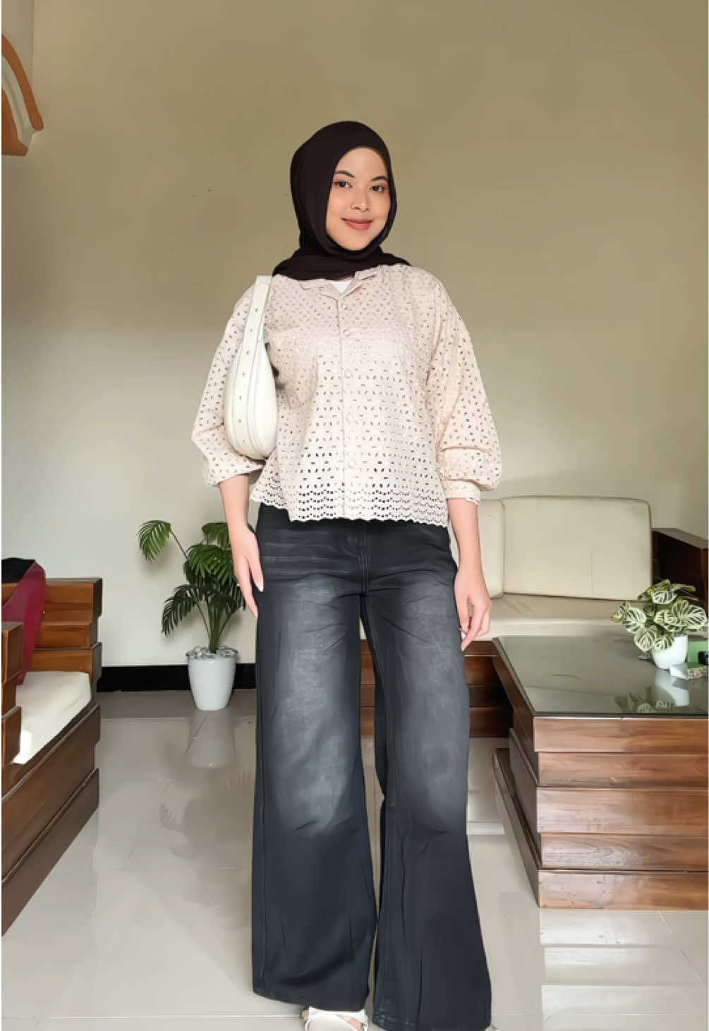 rekomendasi outer kemeja yang simple tapi elegan bgt🫶🏻 #outer #kemeja #kemejawanita #outfitideas #outfitinspo 
