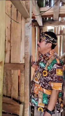 Bupati Sukabumi, H. Asep Japar Membantu Rumah Tidak Layak Huni di Kampung Simpenan, Desa Cidadap, Kecamatan Simpenan, Kabupaten Sukabumi. #bupatisukabumi #asepjapar #kecamatansimpenan #rutilahu #beritasukabumi 