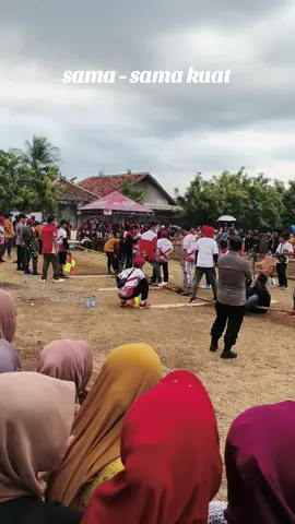 sama sama kuat #lomba17agustus #hutri80indonesia🇮🇩 #tariktambang #agustuscore #lombaagustusan 