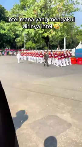 Harus siap Terjun atau Bertugas Di Segala Medan, Baik Jadi Pemulung, Jurnalis, Pedagang, Anak Sekolah, Preman dll..  #pejuang #indonesia #inteligen #TNI #POLRI