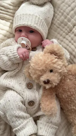 Snuggly and cuddly 🤎 #cutebabyvideos #cutebabyoutfits #newbornbaby #cutebabyboy #newbornoutfit 