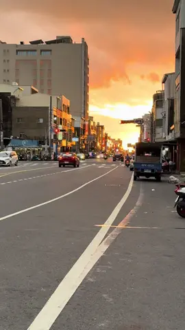 Kasih kata kata sendiri gess #sunset #taiwan 