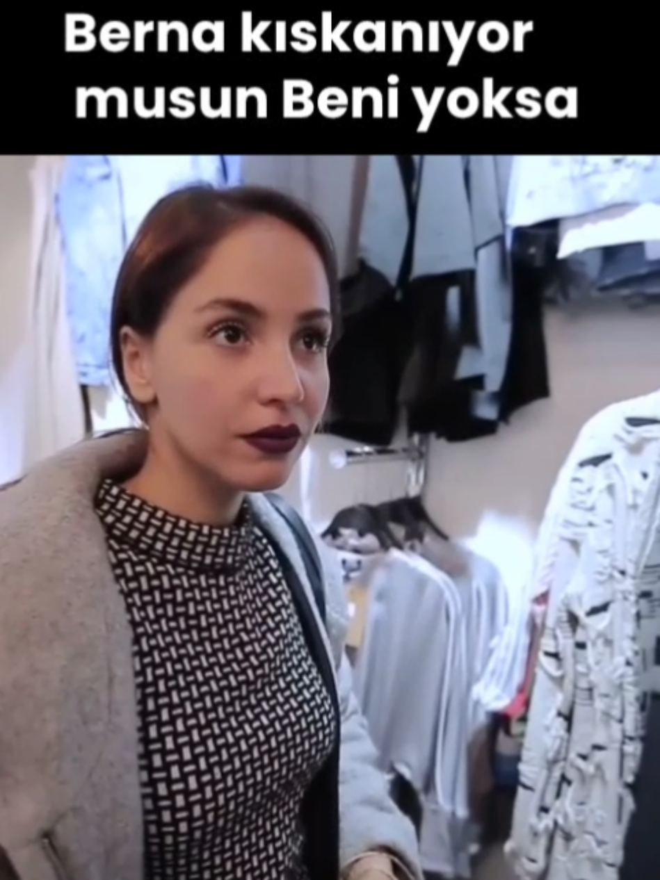 Berna Kıskanıyor musun Beni Yoksa #moda #stilavcıları #stilavcılarıfox #bernakeklikler #tarzkıyafet 