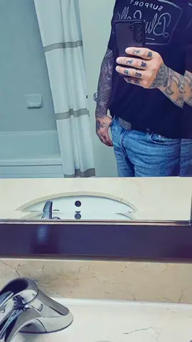 hotel life for work ...#tattedup_dad 