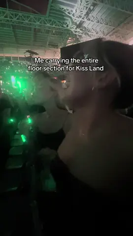 Sorry for screaming 🫩 @The Weeknd 