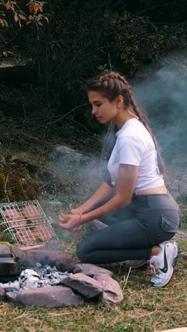 Do tou think it was tasty?🏕️ #camping #cooking #campfire #canp #creativesurvival #picnic #bushcraft 