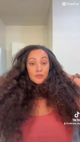 I can barely hear you talkin’ over all this volume 💁🏽‍♀️✨ #CurlyHairDontCare #BigHairEnergy #VolumeVibes #HairTransition #CurlyQueen