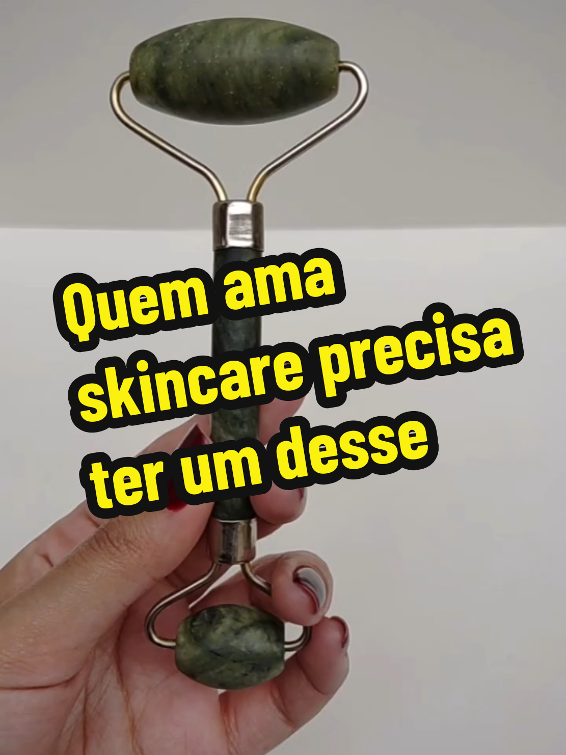 Pele radiante em minutos com esse rolo de jade ✨ #tiktokshopchegou #pravoce #SkincareDiario #massagemfacial