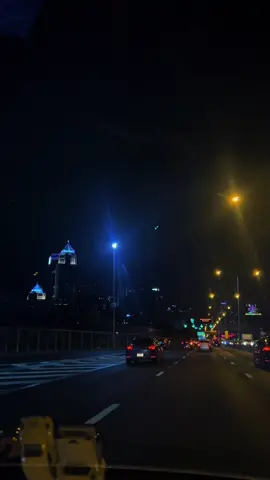 #บางทีความสุขก็แค่การนั่งรถฟังเพลงดีๆ #ขับรถเล่น #กรุงเทพมหานคร #ไฟในเมือง #เพลงเพราะแสงไฟสวย 