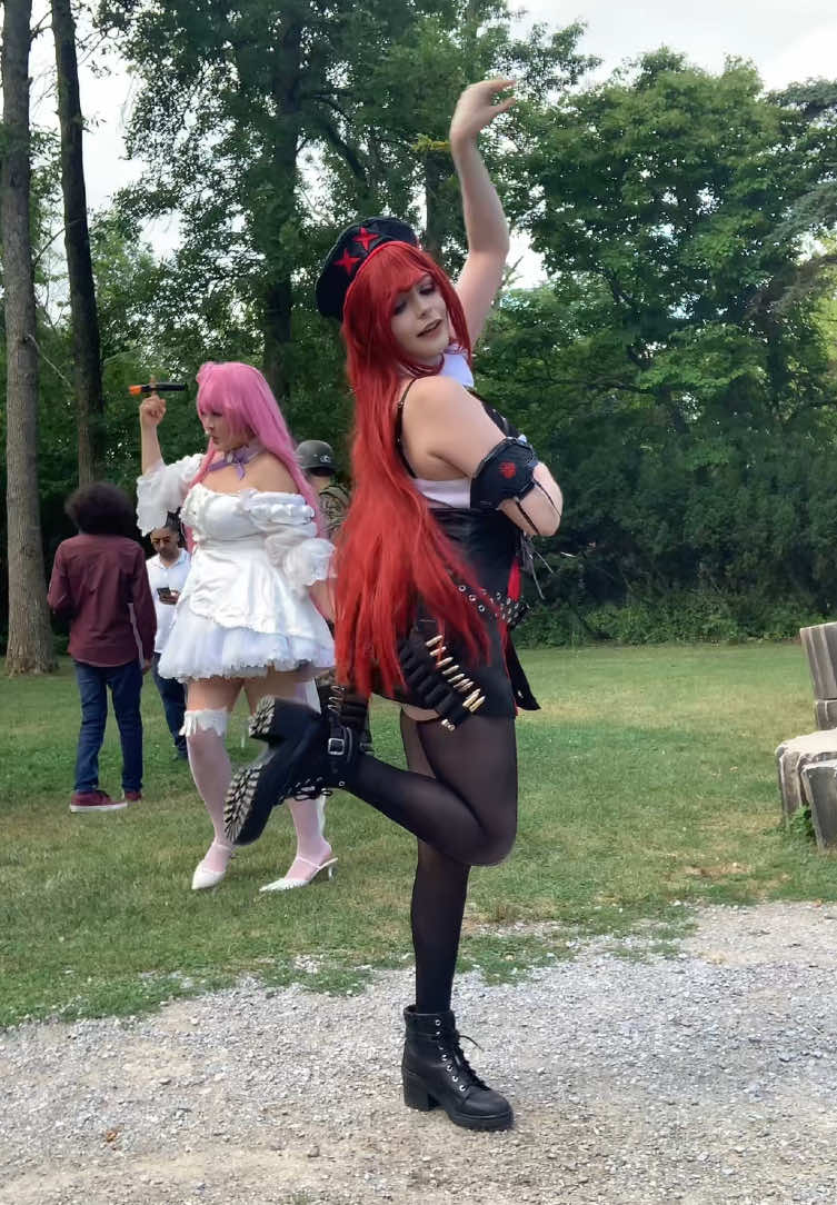not my best take but i like it cuz nai looks cute in the back #rapiredhood #nikke #rapi #cosplay #dance 