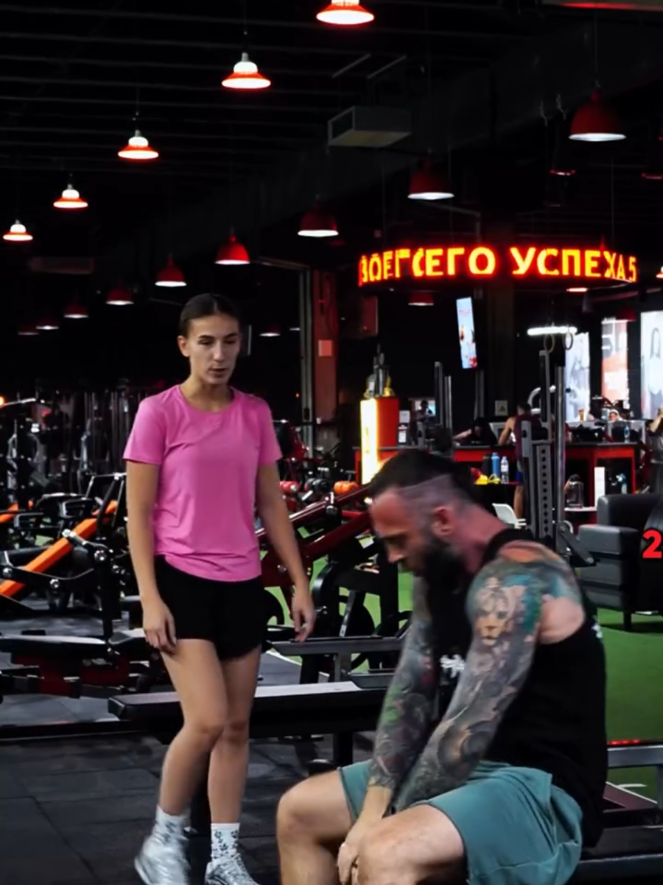 Anatalia shocking 😱 Professional powerlifters #anatalia #anataliaprank #gym #prank #anatoly 