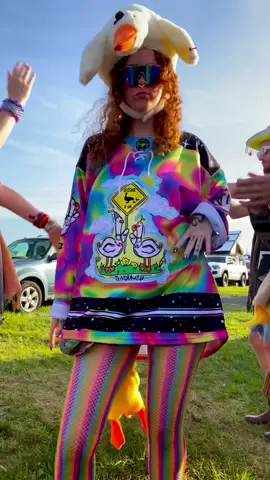 festival fit check🪿🌈✨🎨🪐 #rave #festival 