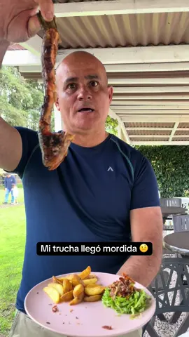 Vuelve y pasa…Esta vez, Niche atendió a uno de nuestros clientes…🐈‍⬛ ¿Crees que fue nuestro gatito el que se comió la trucha del cliente?  🐟 Sí, en Yo Parrillo también parrillas una deliciosa trucha 🤤 ¡Te esperamos para que pruebes esta delicia!  #YoParrillo #Festivo #restaurante #trucha #Petfriendly 