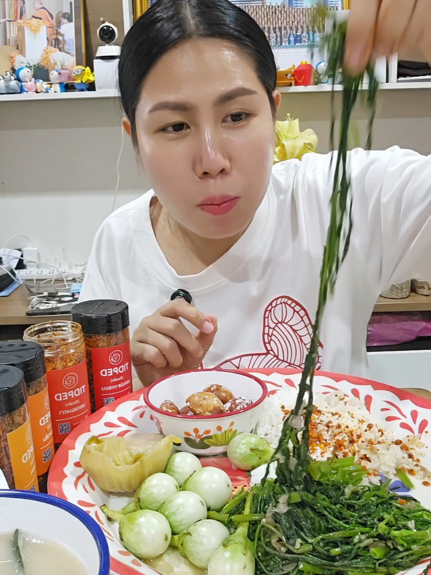 น้ำพริกนรกอร่อยทุกรสชาติเลยค่ะ#มิ้นท์พากิน #ติดเผ็ด 