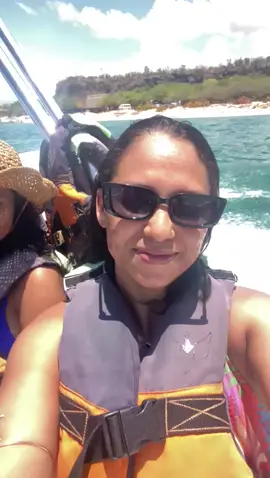 MONTADOS EN LA CHANCLA EN BAHIA DE LAS AGUILAS EN PEDERNALES REPÚBLICA DOMINICANA #chanclamundial #montateenlachancla #pedernales [Contacto para reservar tu guia turistica: +1849-472-7257 ]