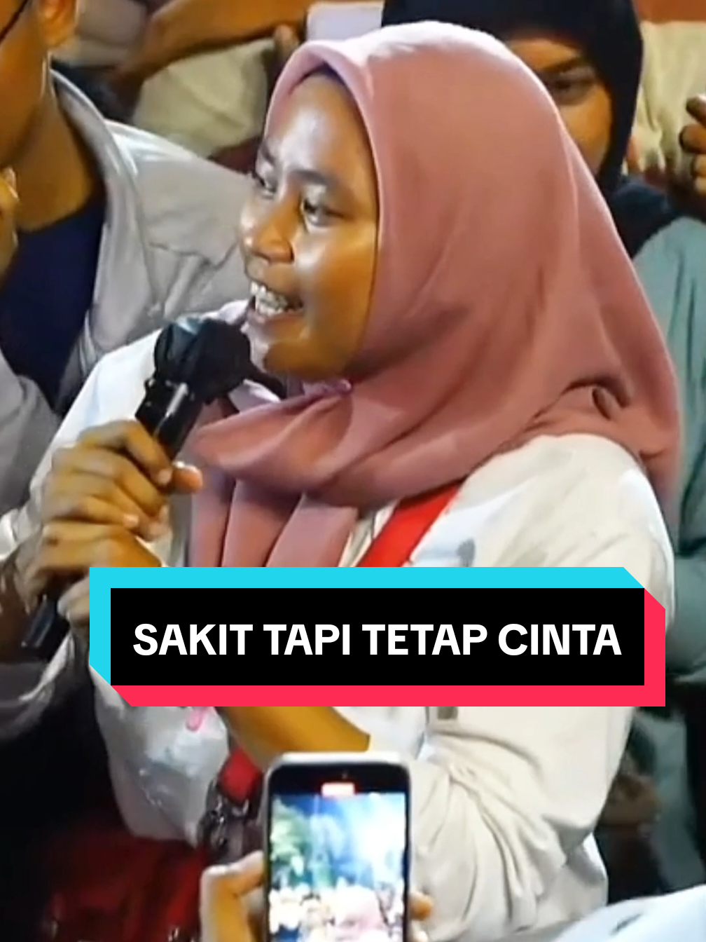 Sakit tapi tetap cinta 😭😭😭 #ndxaka #ndx #surabaya #konserndx #kelinganmantan 
