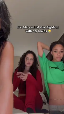 Manon is so random #manon #katseye #video #katseyegirls #foryoupage 