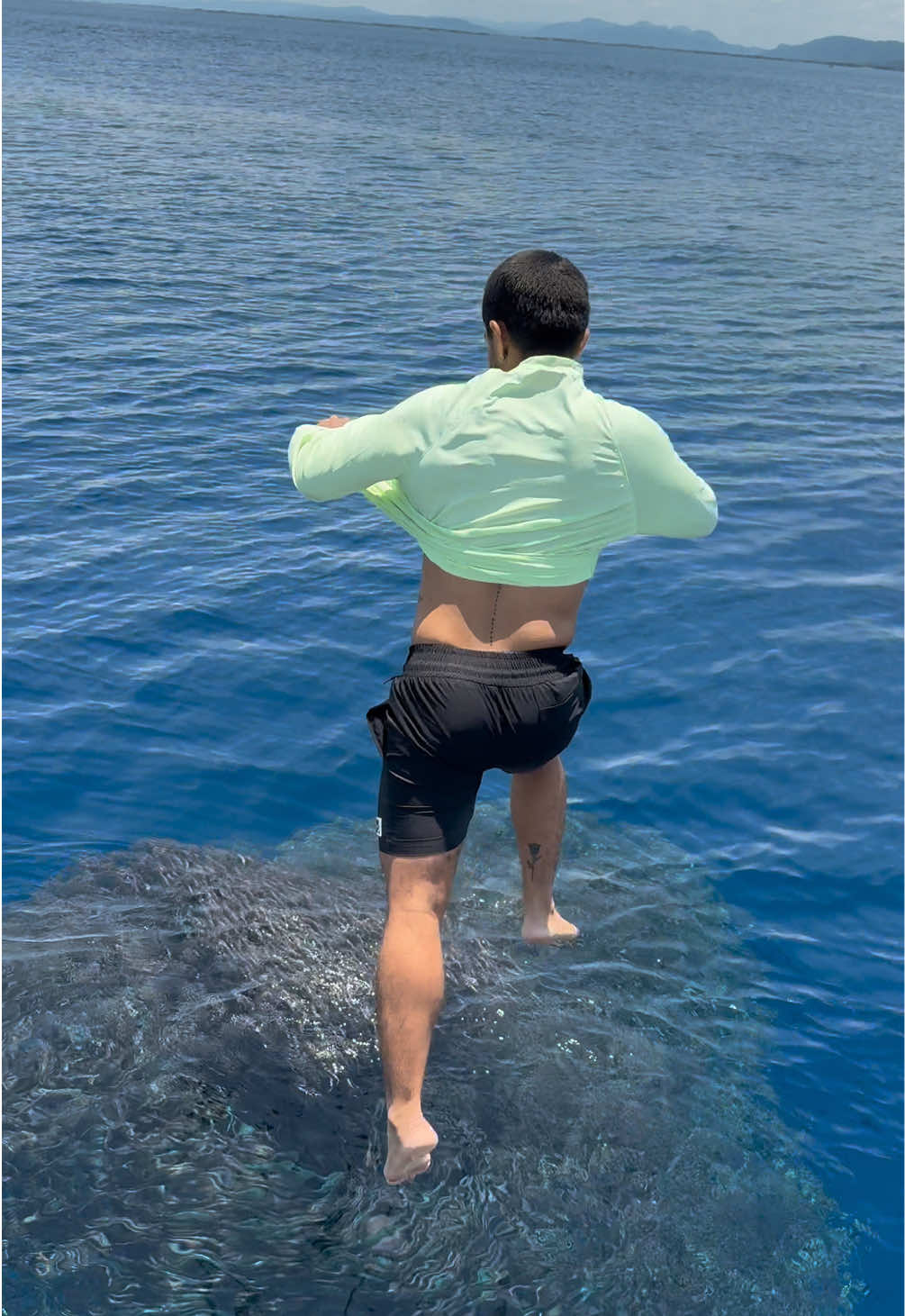 La verdadera pesca 🤣 • • • #playa #sea #tucacas #beach #morrocoy 