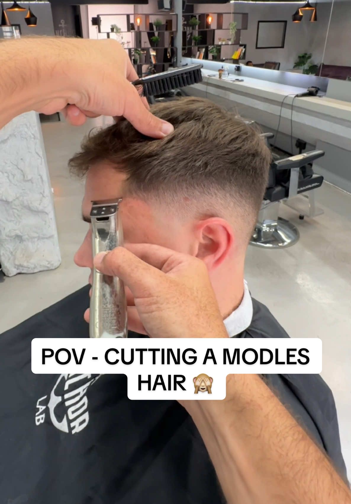 POV - CUTTING A MODLES HAIR #pov #tutorial #hairstyle #ASMR #SATISFYING 