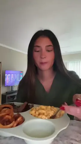 #steak #macandcheese #fries #water lunch