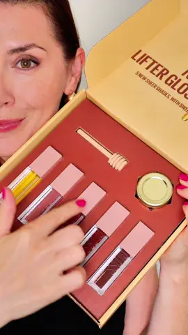 Meet my new personality: glossy, honey-dipped lips @Maybelline NY Same great hydrating formula with hyaluronic acid  #giftedbymaybelline #liftergloss #lifterglosshoneyd #maybellinenewyork #maybellinelipstick #lipglosses #maybellinemakeup #drugstorebeauty #honeylips #highgloss 