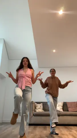 Dc: @SuburbanEli & @Niyahgotcurls 𓋹 ૐ #dancetrends #2025dance #dancechallenge #tiktokdance #viral 