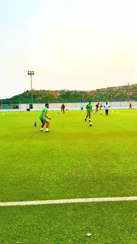 Building champions on the training ground. 💪⚽ #USTimizart  #futurchampions #Football #workhardplayhard #TrainingDay   