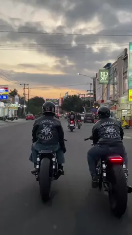 my bike runs better than my love life, and that’s okay. #fyp #foryou #custom #caferacer 