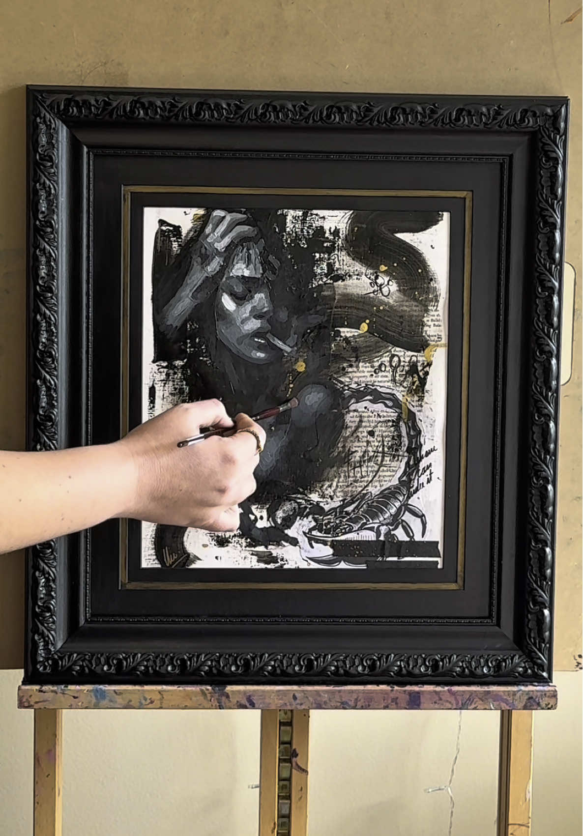 POV: the painting paints itself 🎨✨ #arttok #paintingtransition #artistsoftiktok #satisfyingvideo #studioaesthetic 