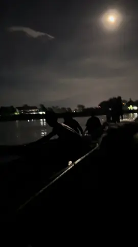 Tam giác vàng cảnh vượt biên 😂