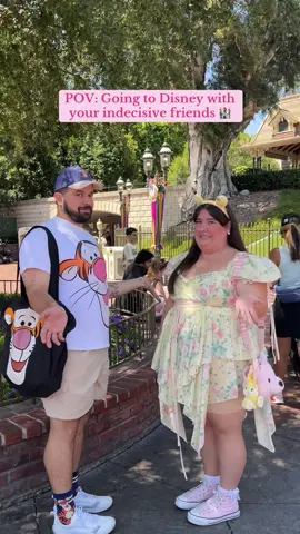 Can you tell we’re all people pleasers? 🤭 ft. @Blake Silva and @Chazlyn 💛 #disneyland #disneyskit #relatable #disneyfriends #comedy 