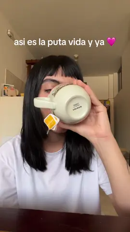 ahogando penas con mi te en leche (ya me esta doliendo el estómago)
