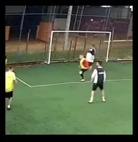 Resignación total. #lujos #pisada #amagues #futbol #futbol5          