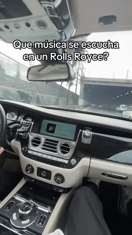 Que suena en el Rolls? 🗣️🔊 #fyp #chile #autos #rollsroyce #viral 