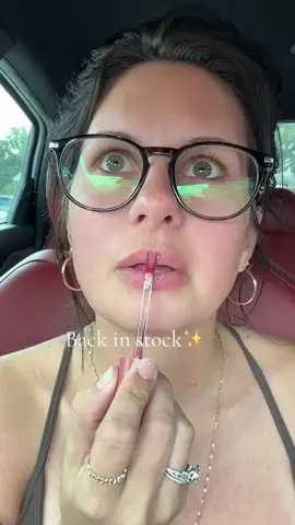 Meet your new everyday lip obsession: the Kulfi Lip Staining Oil in Rose 🌹✨ This hydrating lip oil gives you the perfect wash of rosy color with a lightweight, non-sticky feel. It’s the best of both worlds—lip care + long-lasting stain that keeps your pout soft, shiny, and gorgeous all day. #KulfiBeauty #LipStainingOil #RosyLips #tiktokshopcreatorpicks  #kulfilipstain 