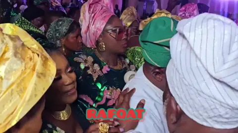 SSee how Austin call Ibudun to make peace with Abebi pink lady. Aston Baba 😀