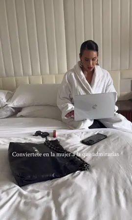 CONVIERTETE EN LA MUJER QUE ADMIRARÁS  #reflexion#frases#motivacion #mujerespoderosas #emprendedores    