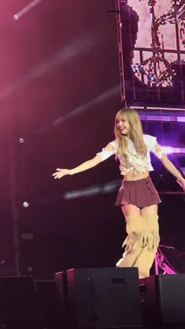 LMAO Lisa 💀💀💀💀 #blackpink #lisa #lalisa #fancam #kpop 
