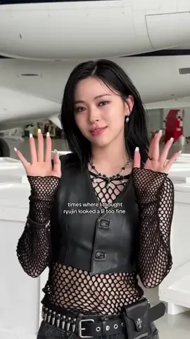 I can do it literally forever because she looks everytime too fine to be real ||| #fyp #xyzabc #kpop #itzy #ryujin 