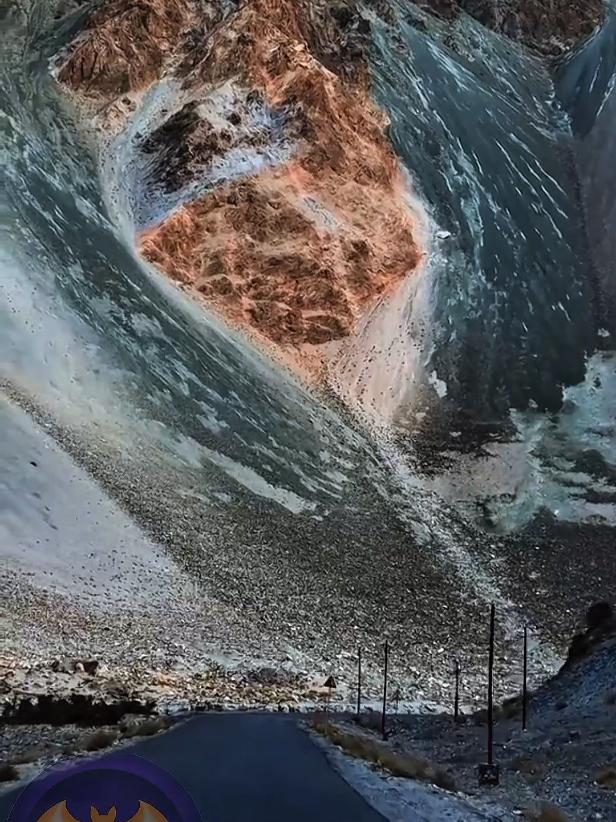 O incrível lugar que é considerado o teto do mundo. #pamir #lugaresincriveis #lugaresparavisitar #curiosidades 