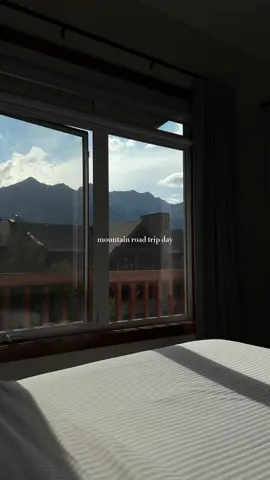 an escape to my favourite place  #fallaesthetic #mountains #aestheticvideos #roadtrip #autumnvibes #minivlog #cozyseason #foggyweather #granolagirl  @rhode skin @Glow Recipe @Redken @Simply Protein @Tree Hut 