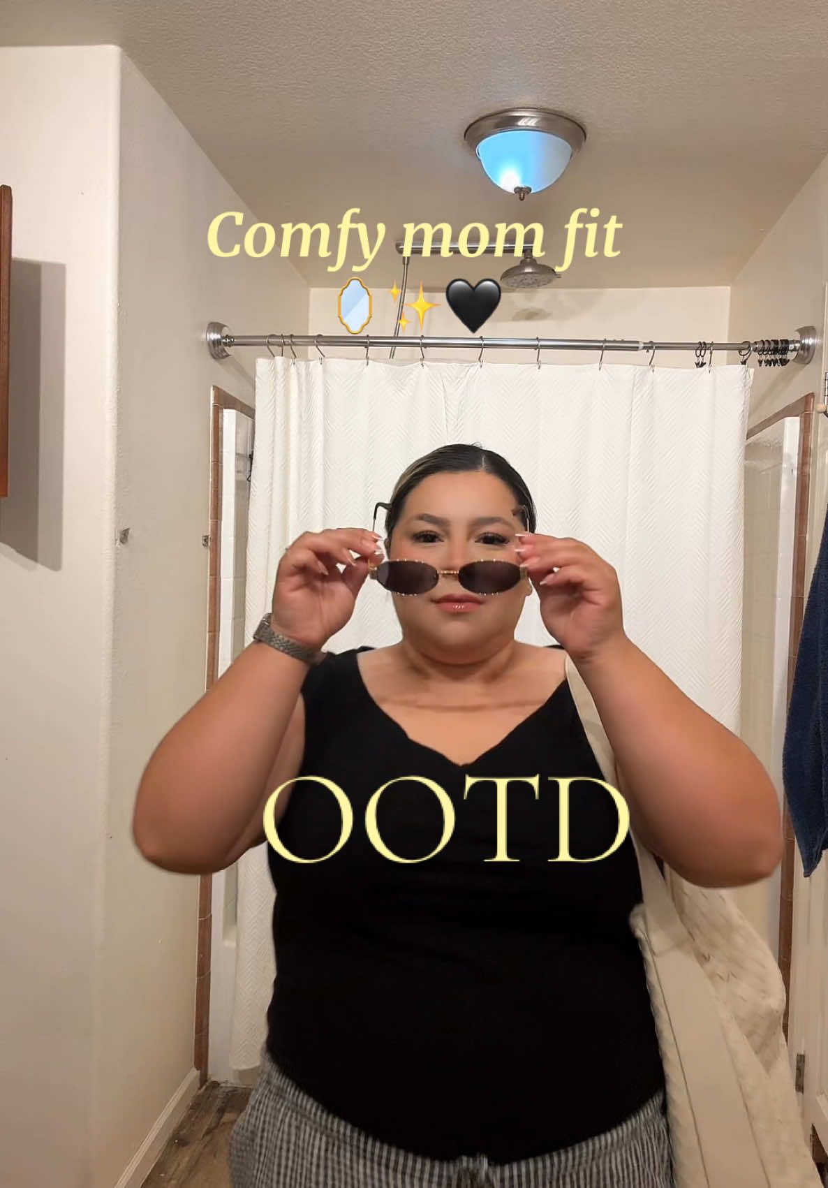 A super comfy and simple outfit of the day 🪞✨🤍                   #dailyoutfits #OOTD #momfit #outfitideas📸 #plussizelooks🖤🩶 #fyppppppppppppppppppppppp 