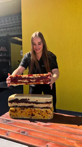 🍯🛩️ DOCES MINEROS CHEGANDO COM TUDO!  Direto de Minas para você!  🔥 Barras de doce artesanais que derretem na boca - cada uma mais irresistível que a outra!  ✨ Sabores que vão te conquistar: ✔ Abóbora com coco (clássico mineiro!)  ✔ Casadinho (pra quem ama textura)  ✔ Pingo de leite com cocada (cremoso demais!)  ✔ Maracujá com coco (o equilíbrio perfeito)  📦 Enviamos para TODO Brasil!  Presenteie alguém ou se delicie você mesmo.  🛒 Peça agora: www.rocaimperial.com.br  📍 Ou visite nossa loja: Av. Dom Pedro II, 2622 - Santo André  💬 Qual sabor você quer provar primeiro?👇 #DoceMineiro #DelíciaArtensanal