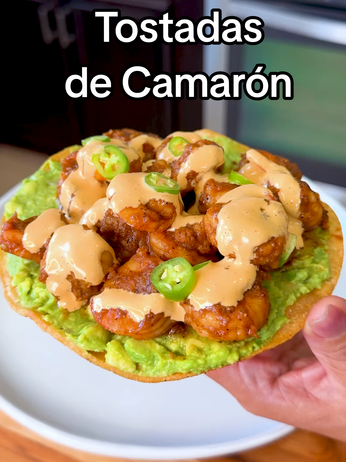 Tostadas de Camarón 😋 These Tostadas de Camaron are the ultimate summer bite.  Loaded with guacamole, juicy shrimp, chipotle dressing, and serrano slices for that extra kick. How do you prefer your tostadas, raw shrimp like in ceviche or cooked? Let me know in the comments! TOSTADAS DE CAMARON INGREDIENTS: For the shrimp tostadas: ► 1 lb. of shrimp ► Olive oil ► 1 tsp paprika ► 1 tsp garlic powder ► 1 tsp onion powder ► 1 tsp red jalapeño seasoning ► 1/2 tsp black pepper ► Squirt of Maggi Jugo ► Corn tortillas ► 1 tbsp butter ► Some serrano slices For the guacamole: ► 3 avocados ► 1 lime ► Salt to taste ► Little bit of diced red onion For the chipotle dressing: ► 1/2 cup of mayonnaise ► 1/3 cup sour cream ► Squirt of mustard ► 1 tbsp chipotle peppers in adobo ► Salt to taste #mexicanfood #tostadas #tostadasdecamaron #EasyRecipe #recetasfaciles 