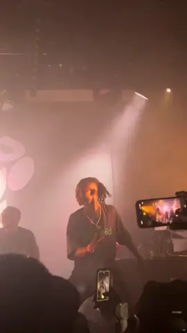 Retour en image au nouveau casino de Paris avec @Makhalba Malecheck  La salle elle étais en feu 🔥 merci 🙏 infiniment à toutes l’équipe masséké 🤘🤘c’étais un plaisir de partager ce moment avec vous à très bientôt #congobrazzaville242🇨🇬🇨🇬🇨🇬🇨🇬🇨🇬 #congobrazzaville242🇨🇬🇨🇩 #france🇫🇷 #paris #nouveeaucasinodeparis 