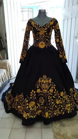 ✨👗 Your 15th birthday dress, as unique as you 👗✨ At Samira's World Boutique, we know that your 15th birthday is an unforgettable moment. That's why our collection is designed so that every detail speaks of elegance, style, and personality. 💖 Exclusive dresses, made with high-quality materials and dreamy finishes, designed to make you shine like never before on your special night. 🌐 Discover the entire collection at: samirasworldboutique.net 📌 Choose yours and make the dress of your dreams come true. #15thBirthdayDresses #SamirasWorldBoutique #PartyFashion #YouthfulElegance #QuinceDress 