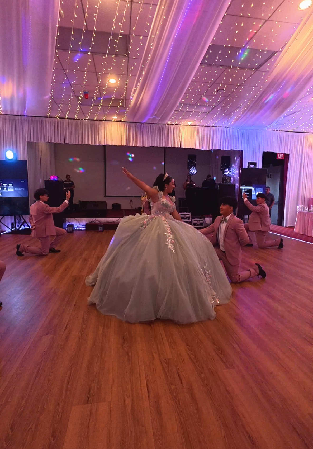 ✨ Alessia’s magical grand entrance with the Golden Boys and her chambelán 🩵 A true quince moment to remember! ✨ #QuinceEntrance #GoldenBoys #Chambelan #QuinceañeraVibes #GrandEntrance 