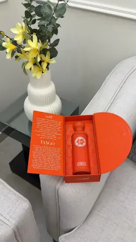 @Gissah عطر قصة الجديد عطر تانغو الصيفي العطر أنوثي ريحته فروتي ونعومة وفواح ثابت مناسب لصيف ، موجود بفروع قصة 📍⛱️🧡🧡 اعلان #قصه #عطور_قصه #تانغو #عطور #عطور_نسائيه 